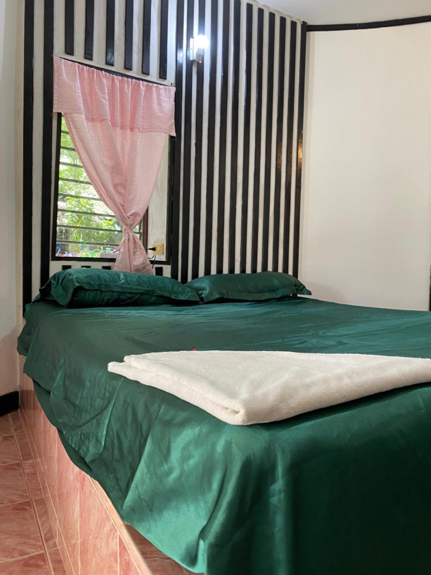 Hutofhappiness Apartment Тонгсала Екстериор снимка