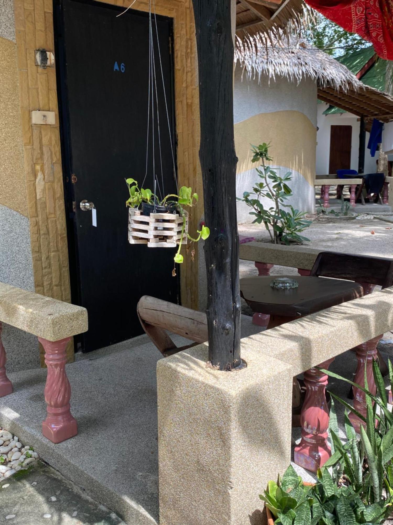 Hutofhappiness Apartment Тонгсала Екстериор снимка